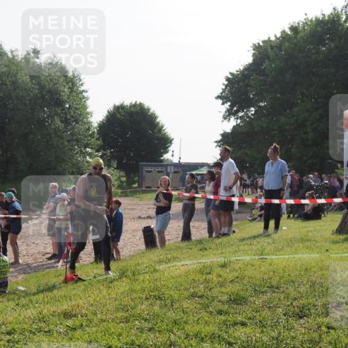 15.06.2025 - 27. Vierlanden-Triathlon KatJ http://msf.ph/oto/7979948 15.06.2025 08:44:03 Schwimmen 23, 84, 97, 113, 153, 183 meine-sportfotos.de
