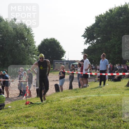 15.06.2025 - 27. Vierlanden-Triathlon KatJ http://msf.ph/oto/7979973 15.06.2025 08:44:04 Schwimmen 23, 84, 97, 153, 183 meine-sportfotos.de