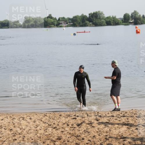 21.06.2025 - 27. Vierlanden-Triathlon MichiJ http://msf.ph/oto/7979996 15.06.2026 09:00:34 Schwimmen 58 meine-sportfotos.de