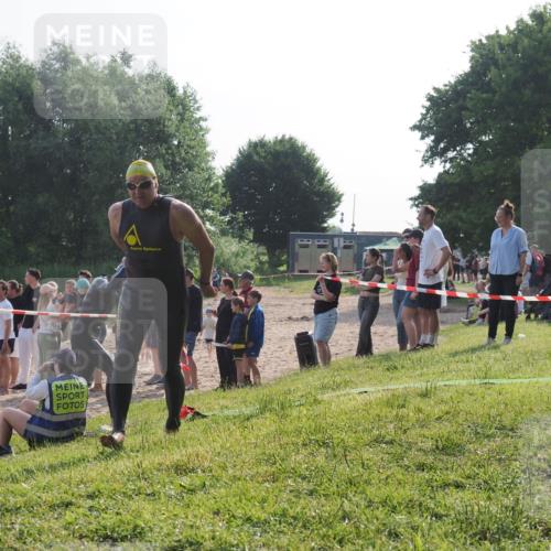 15.06.2025 - 27. Vierlanden-Triathlon KatJ http://msf.ph/oto/7980005 15.06.2025 08:44:05 Schwimmen 23, 84, 97, 153, 183 meine-sportfotos.de