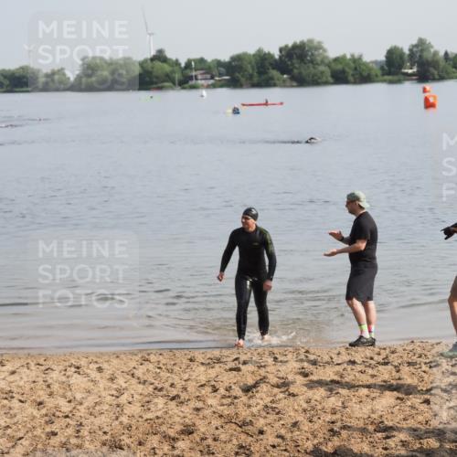 21.06.2025 - 27. Vierlanden-Triathlon MichiJ http://msf.ph/oto/7980006 15.06.2026 09:00:34 Schwimmen 58 meine-sportfotos.de