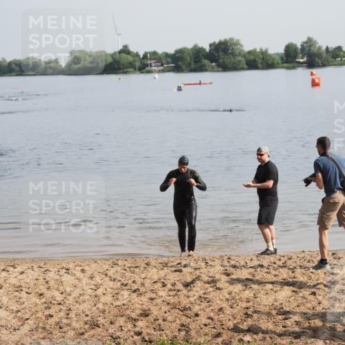 21.06.2025 - 27. Vierlanden-Triathlon MichiJ http://msf.ph/oto/7980012 15.06.2026 09:00:35 Schwimmen 58 meine-sportfotos.de
