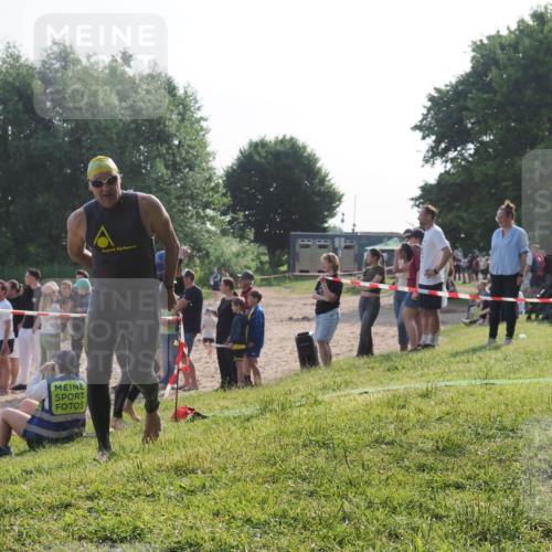 15.06.2025 - 27. Vierlanden-Triathlon KatJ http://msf.ph/oto/7980016 15.06.2025 08:44:06 Schwimmen 23, 84, 97, 153, 183 meine-sportfotos.de