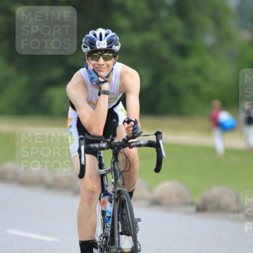 15.06.2025 - 27. Vierlanden-Triathlon H.Heesch http://msf.ph/oto/7980037 15.06.2025 10:37:52 Radfahren 353 meine-sportfotos.de