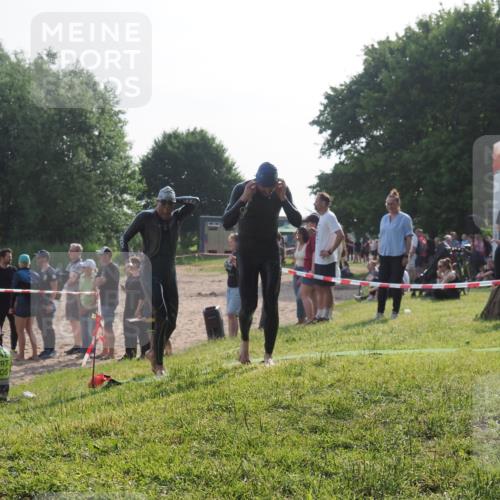 15.06.2025 - 27. Vierlanden-Triathlon KatJ http://msf.ph/oto/7980045 15.06.2025 08:44:08 Schwimmen 23, 97, 153, 183 meine-sportfotos.de