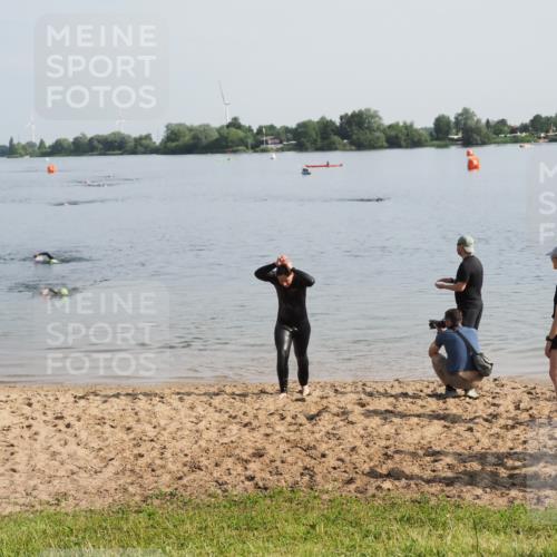 21.06.2025 - 27. Vierlanden-Triathlon MichiJ http://msf.ph/oto/7980047 15.06.2026 09:00:37 Schwimmen 58 meine-sportfotos.de