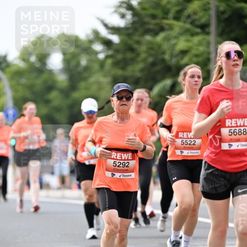 15.06.2025 - REWE Women's Run Dr. Thomas Lammeyer http://msf.ph/oto/7980049 15.06.2025 10:45:05 Laufen 5292, 5522, 56 meine-sportfotos.de