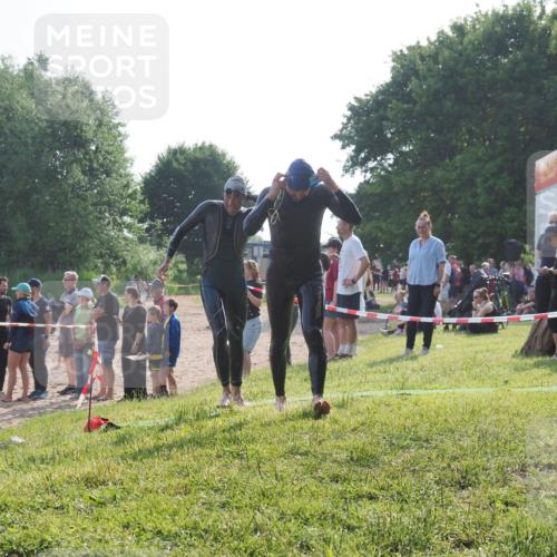 15.06.2025 - 27. Vierlanden-Triathlon KatJ http://msf.ph/oto/7980057 15.06.2025 08:44:08 Schwimmen 23, 97, 153, 183 meine-sportfotos.de