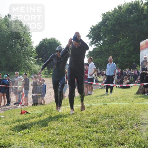 15.06.2025 - 27. Vierlanden-Triathlon KatJ http://msf.ph/oto/7980083 15.06.2025 08:44:09 Schwimmen 23, 97, 153, 174, 183 meine-sportfotos.de