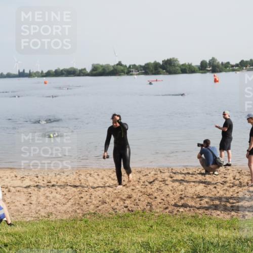 21.06.2025 - 27. Vierlanden-Triathlon MichiJ http://msf.ph/oto/7980084 15.06.2026 09:00:39 Schwimmen 58 meine-sportfotos.de