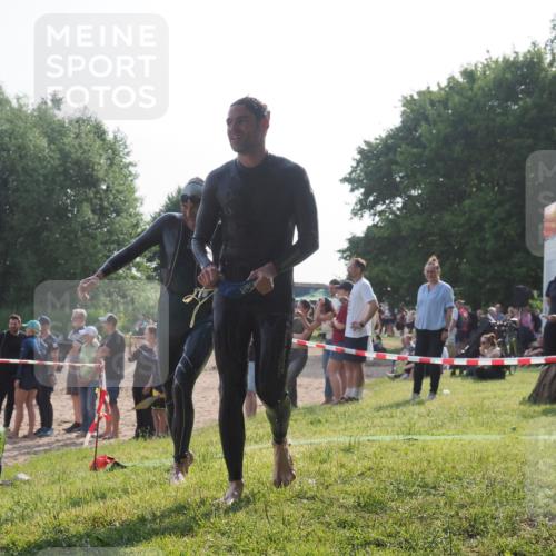 15.06.2025 - 27. Vierlanden-Triathlon KatJ http://msf.ph/oto/7980090 15.06.2025 08:44:10 Schwimmen 23, 97, 153, 174, 183 meine-sportfotos.de