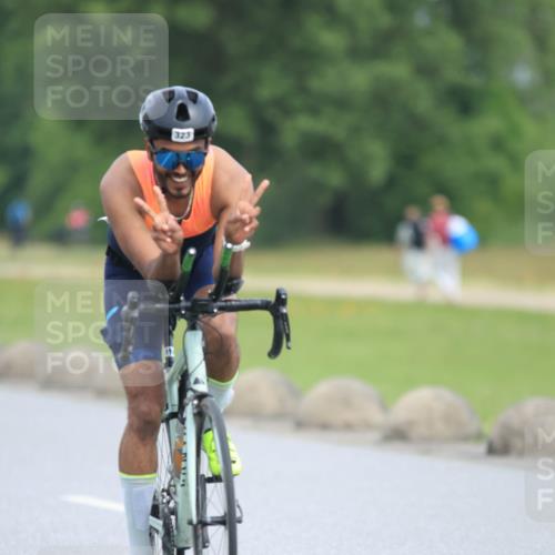 15.06.2025 - 27. Vierlanden-Triathlon H.Heesch http://msf.ph/oto/7980091 15.06.2025 10:38:08 Radfahren 286, 320, 323 meine-sportfotos.de