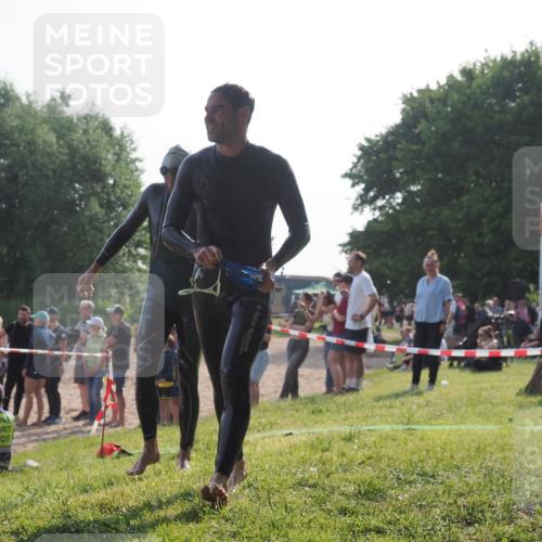 15.06.2025 - 27. Vierlanden-Triathlon KatJ http://msf.ph/oto/7980098 15.06.2025 08:44:10 Schwimmen 23, 97, 153, 174, 183 meine-sportfotos.de