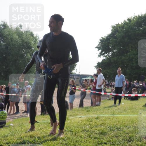 15.06.2025 - 27. Vierlanden-Triathlon KatJ http://msf.ph/oto/7980107 15.06.2025 08:44:10 Schwimmen 23, 97, 153, 174, 183 meine-sportfotos.de