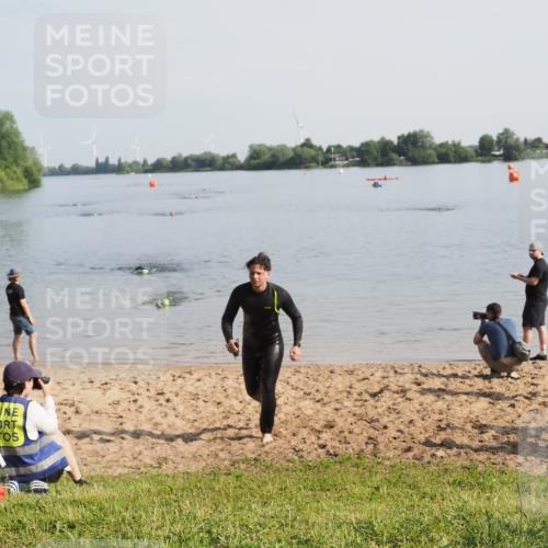 21.06.2025 - 27. Vierlanden-Triathlon MichiJ http://msf.ph/oto/7980112 15.06.2026 09:00:41 Schwimmen 58 meine-sportfotos.de