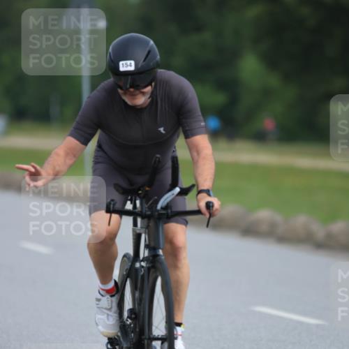15.06.2025 - 27. Vierlanden-Triathlon H.Heesch http://msf.ph/oto/7980126 15.06.2025 10:38:19 Radfahren 7, 13, 88, 154, 218, 258, 320 meine-sportfotos.de