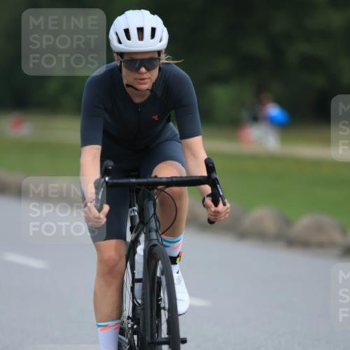 15.06.2025 - 27. Vierlanden-Triathlon H.Heesch http://msf.ph/oto/7980137 15.06.2025 10:38:23 Radfahren 7, 13, 88, 154, 218, 258 meine-sportfotos.de