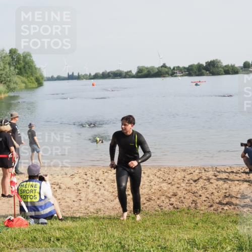21.06.2025 - 27. Vierlanden-Triathlon MichiJ http://msf.ph/oto/7980140 15.06.2026 09:00:42 Schwimmen 58 meine-sportfotos.de