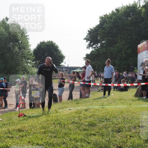15.06.2025 - 27. Vierlanden-Triathlon KatJ http://msf.ph/oto/7980147 15.06.2025 08:44:17 Schwimmen 97, 130, 153, 173, 174 meine-sportfotos.de