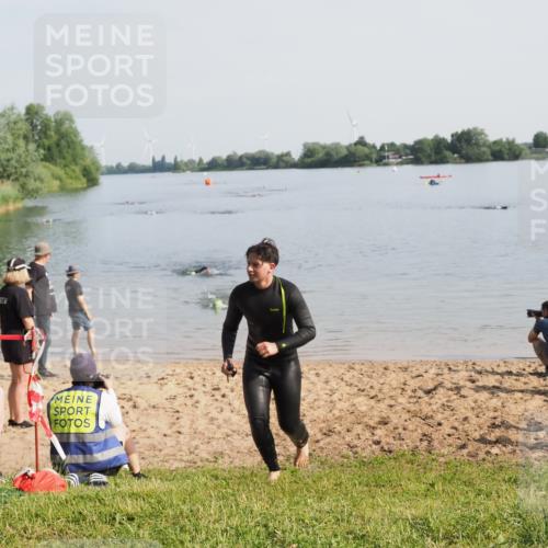 21.06.2025 - 27. Vierlanden-Triathlon MichiJ http://msf.ph/oto/7980151 15.06.2026 09:00:42 Schwimmen 58 meine-sportfotos.de