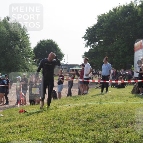 15.06.2025 - 27. Vierlanden-Triathlon KatJ http://msf.ph/oto/7980153 15.06.2025 08:44:17 Schwimmen 97, 130, 153, 173, 174 meine-sportfotos.de