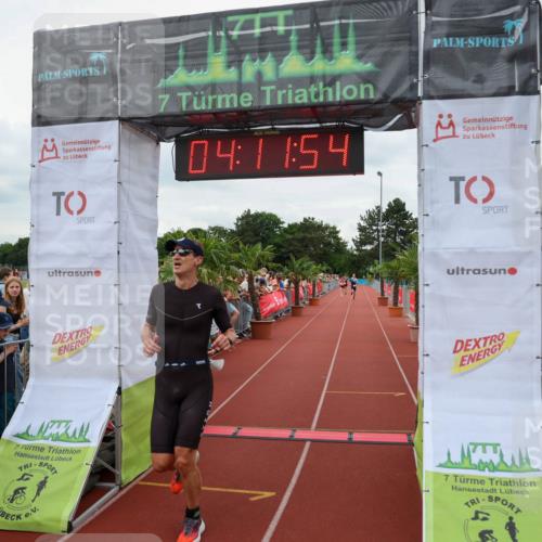 15.06.2025 - 7 Türme Triathlon Michael Strokosch http://msf.ph/oto/7980158 15.06.2025 14:11:54 Ziel 389, 732 meine-sportfotos.de
