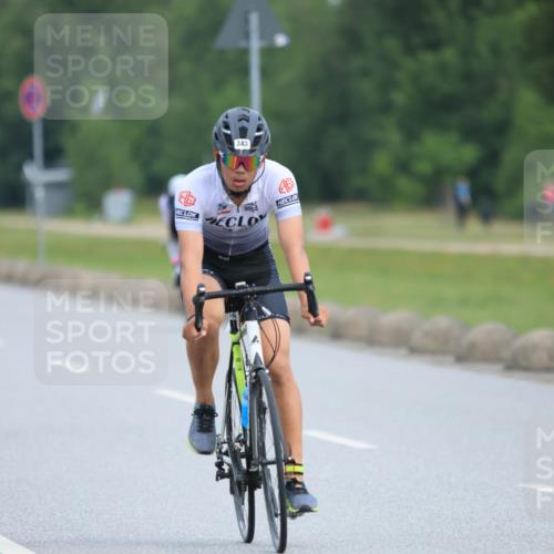 15.06.2025 - 27. Vierlanden-Triathlon H.Heesch http://msf.ph/oto/7980164 15.06.2025 10:38:31 Radfahren 13, 343, 344 meine-sportfotos.de