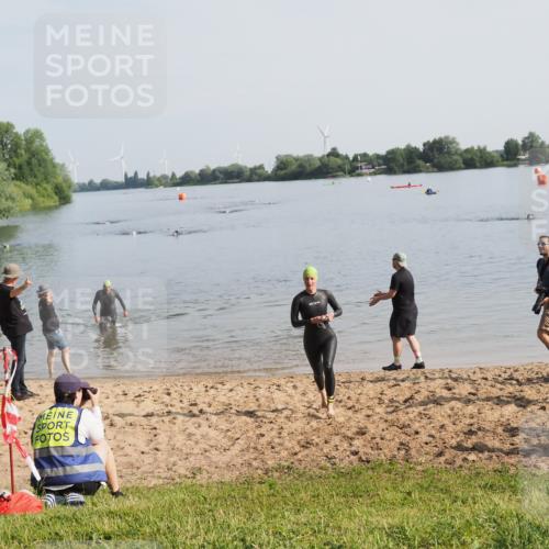 21.06.2025 - 27. Vierlanden-Triathlon MichiJ http://msf.ph/oto/7980176 15.06.2026 09:00:51 Schwimmen 217 meine-sportfotos.de