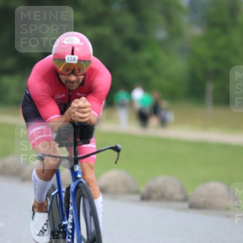 15.06.2025 - 27. Vierlanden-Triathlon H.Heesch http://msf.ph/oto/7980192 15.06.2025 10:38:42 Radfahren 158, 235, 298, 427 meine-sportfotos.de