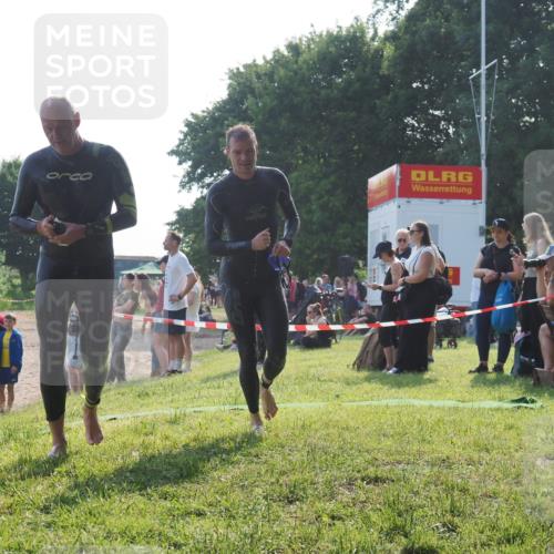 15.06.2025 - 27. Vierlanden-Triathlon KatJ http://msf.ph/oto/7980195 15.06.2025 08:44:20 Schwimmen 130, 173, 174 meine-sportfotos.de
