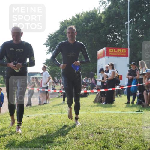 15.06.2025 - 27. Vierlanden-Triathlon KatJ http://msf.ph/oto/7980206 15.06.2025 08:44:20 Schwimmen 130, 173, 174 meine-sportfotos.de
