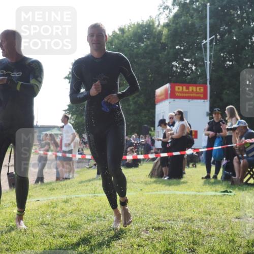 15.06.2025 - 27. Vierlanden-Triathlon KatJ http://msf.ph/oto/7980219 15.06.2025 08:44:20 Schwimmen 130, 173, 174 meine-sportfotos.de