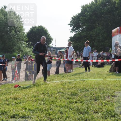 15.06.2025 - 27. Vierlanden-Triathlon KatJ http://msf.ph/oto/7980224 15.06.2025 08:44:24 Schwimmen 130, 173, 174 meine-sportfotos.de