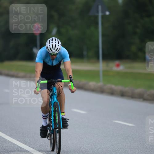 15.06.2025 - 27. Vierlanden-Triathlon H.Heesch http://msf.ph/oto/7980225 15.06.2025 10:38:49 Radfahren 17, 235, 298 meine-sportfotos.de
