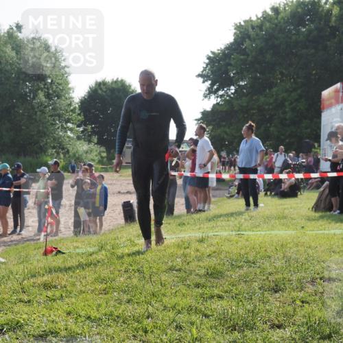 15.06.2025 - 27. Vierlanden-Triathlon KatJ http://msf.ph/oto/7980249 15.06.2025 08:44:25 Schwimmen 130, 173, 174 meine-sportfotos.de
