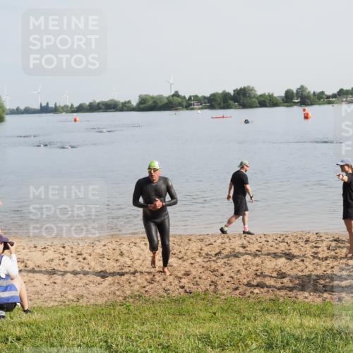 21.06.2025 - 27. Vierlanden-Triathlon MichiJ http://msf.ph/oto/7980251 15.06.2026 09:00:58 Schwimmen 217 meine-sportfotos.de