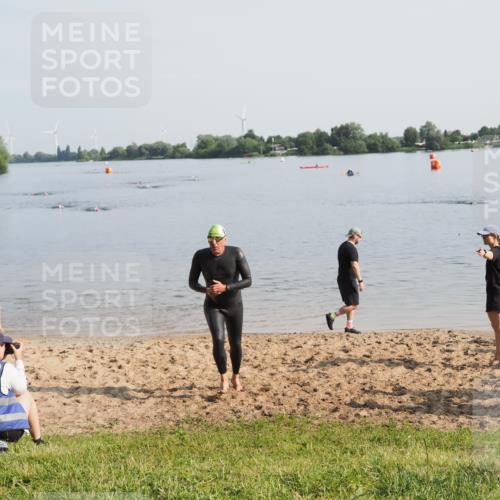 21.06.2025 - 27. Vierlanden-Triathlon MichiJ http://msf.ph/oto/7980255 15.06.2026 09:00:58 Schwimmen 217 meine-sportfotos.de