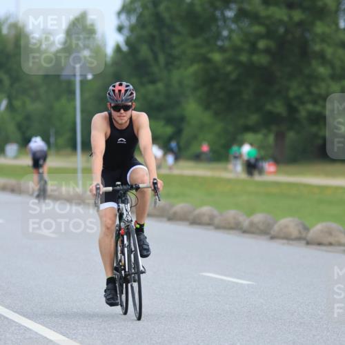 15.06.2025 - 27. Vierlanden-Triathlon H.Heesch http://msf.ph/oto/7980275 15.06.2025 10:39:06 Radfahren 148, 291, 377, 548 meine-sportfotos.de