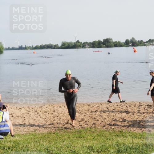 21.06.2025 - 27. Vierlanden-Triathlon MichiJ http://msf.ph/oto/7980281 15.06.2026 09:00:59 Schwimmen 217 meine-sportfotos.de