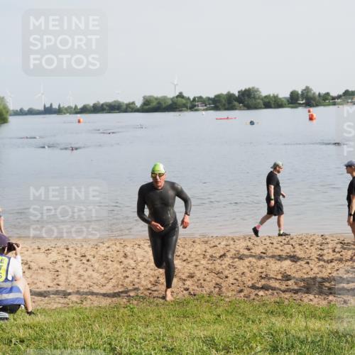 21.06.2025 - 27. Vierlanden-Triathlon MichiJ http://msf.ph/oto/7980288 15.06.2026 09:00:59 Schwimmen 217 meine-sportfotos.de