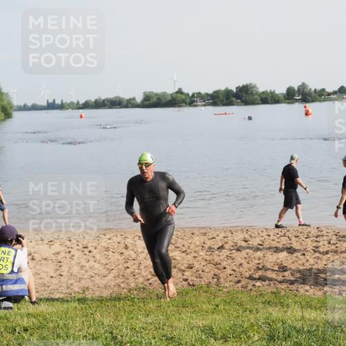 21.06.2025 - 27. Vierlanden-Triathlon MichiJ http://msf.ph/oto/7980319 15.06.2026 09:00:59 Schwimmen 217 meine-sportfotos.de
