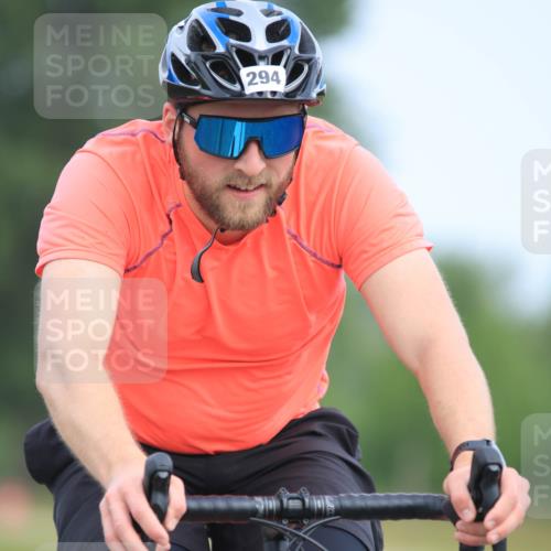 15.06.2025 - 27. Vierlanden-Triathlon H.Heesch http://msf.ph/oto/7980349 15.06.2025 10:39:24 Radfahren 46, 130, 209, 281, 294 meine-sportfotos.de