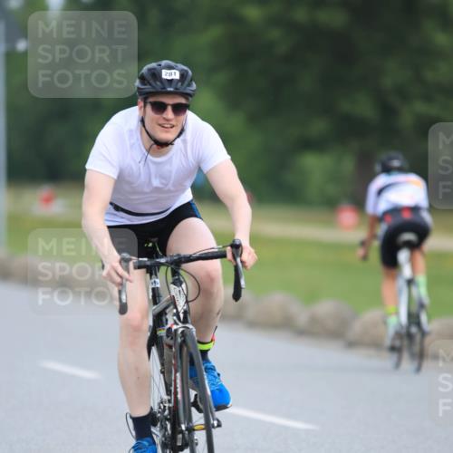 15.06.2025 - 27. Vierlanden-Triathlon H.Heesch http://msf.ph/oto/7980357 15.06.2025 10:39:28 Radfahren 59, 67, 130, 204, 281 meine-sportfotos.de