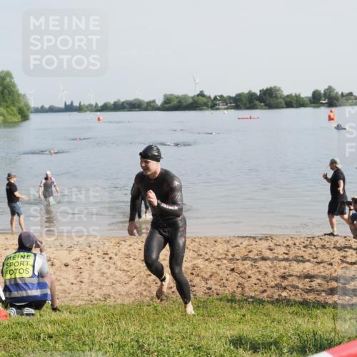 21.06.2025 - 27. Vierlanden-Triathlon MichiJ http://msf.ph/oto/7980362 15.06.2026 09:01:49 Schwimmen 196, 206, 214, 242 meine-sportfotos.de