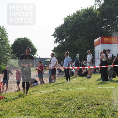 15.06.2025 - 27. Vierlanden-Triathlon KatJ http://msf.ph/oto/7980385 15.06.2025 08:44:50 Schwimmen 81, 160 meine-sportfotos.de