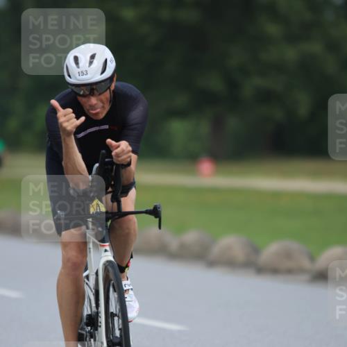 15.06.2025 - 27. Vierlanden-Triathlon H.Heesch http://msf.ph/oto/7980430 15.06.2025 10:39:49 Radfahren 77, 153, 260, 357 meine-sportfotos.de