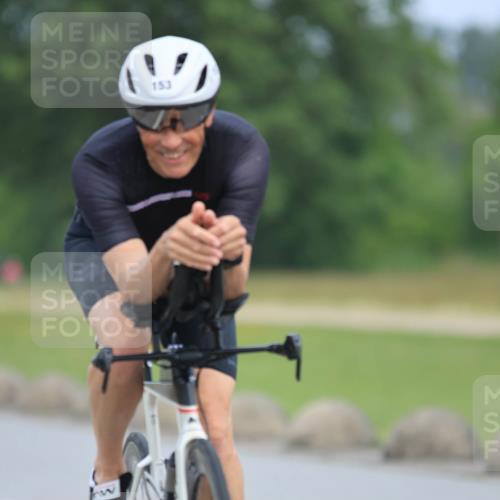 15.06.2025 - 27. Vierlanden-Triathlon H.Heesch http://msf.ph/oto/7980436 15.06.2025 10:39:49 Radfahren 77, 153, 260, 357 meine-sportfotos.de
