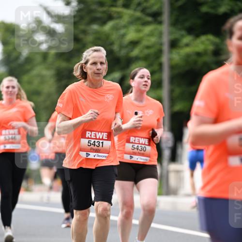 15.06.2025 - REWE Women's Run Dr. Thomas Lammeyer http://msf.ph/oto/7980452 15.06.2025 10:45:16 Laufen 5346, 5430, 5431 meine-sportfotos.de