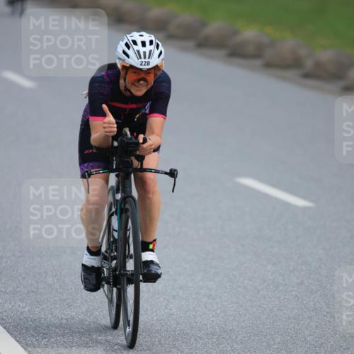 15.06.2025 - 27. Vierlanden-Triathlon H.Heesch http://msf.ph/oto/7980459 15.06.2025 10:40:28 Radfahren 228, 304, 309, 341 meine-sportfotos.de