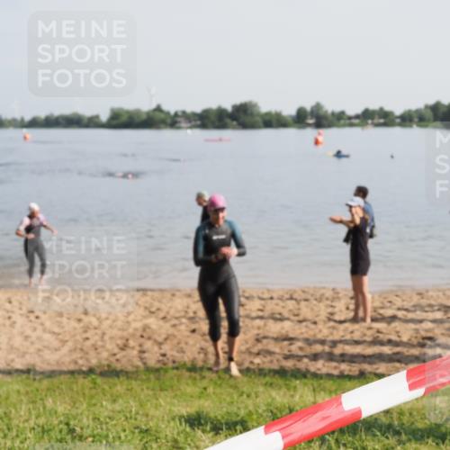 21.06.2025 - 27. Vierlanden-Triathlon MichiJ http://msf.ph/oto/7980473 15.06.2026 09:01:54 Schwimmen 196, 206, 214, 242 meine-sportfotos.de